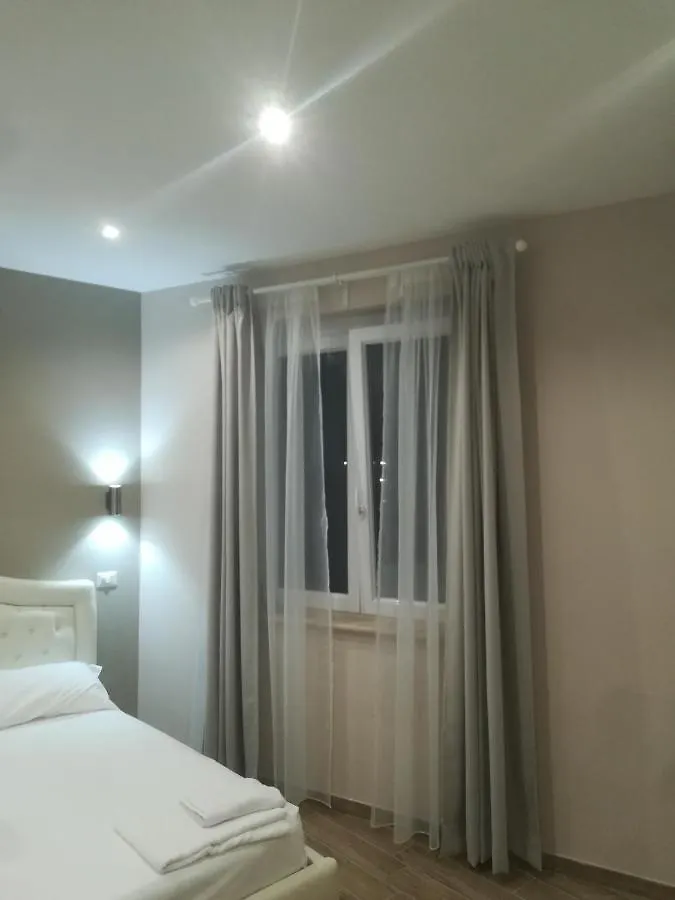 B&B Purple Italy Fiumicino 0*,