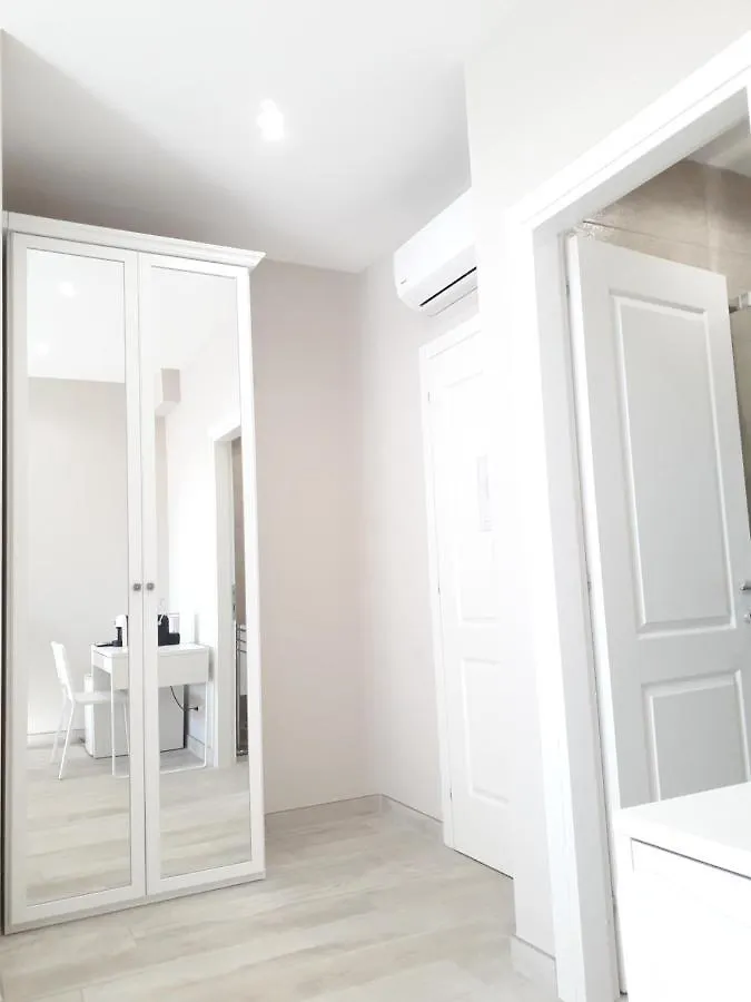 B&B Purple Italy Fiumicino 0*,